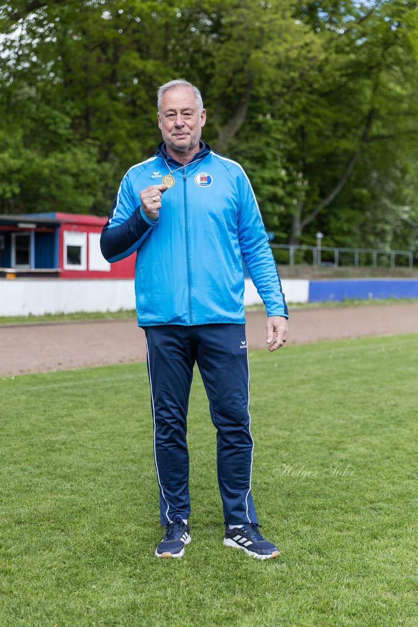 Bild 108 - wBJ Pinneberg Hamburger Meister Siegerehrung